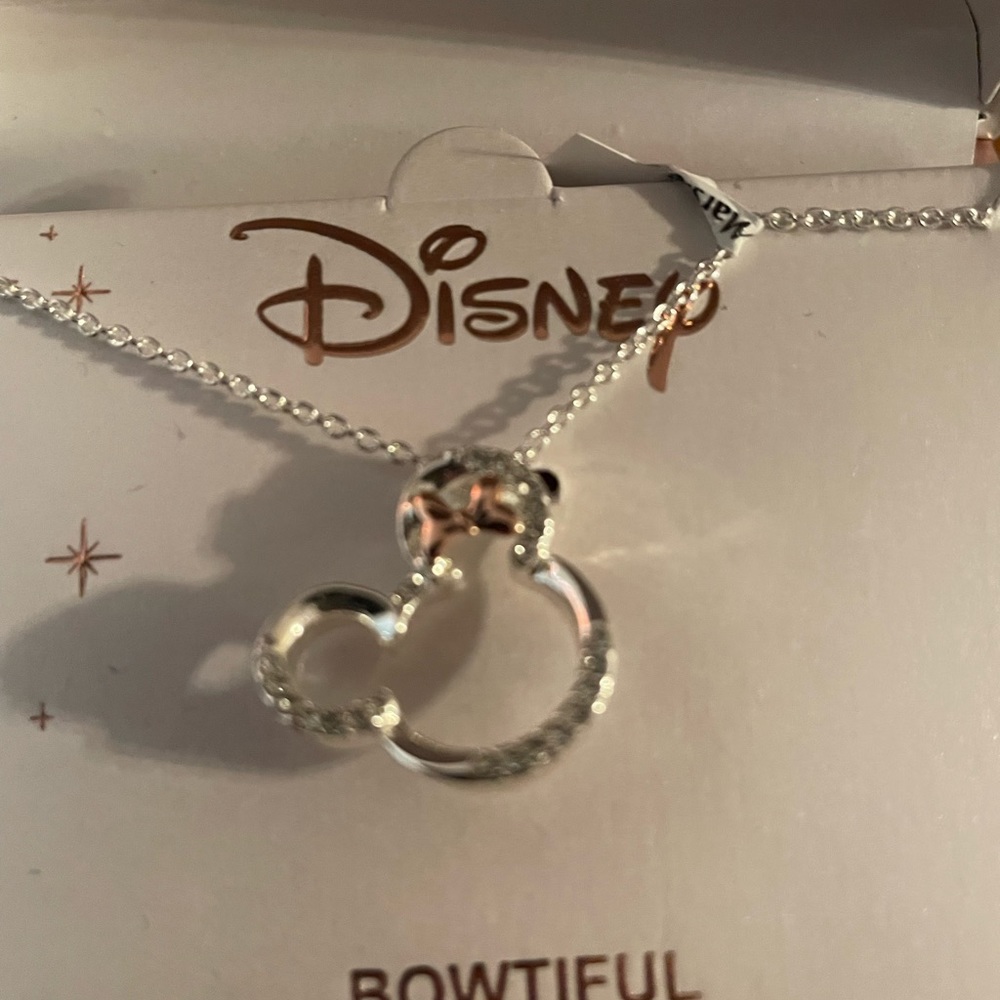 Minnie Mouse - Picture 2 of 2
